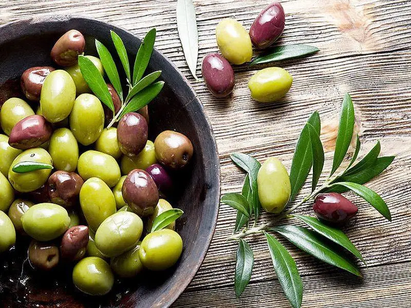 زیتون کپک زده قابل استفاده است