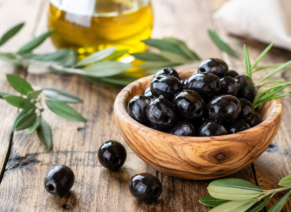 از زیتون سیاه چه استفاده‌ای می‌ شود؟
